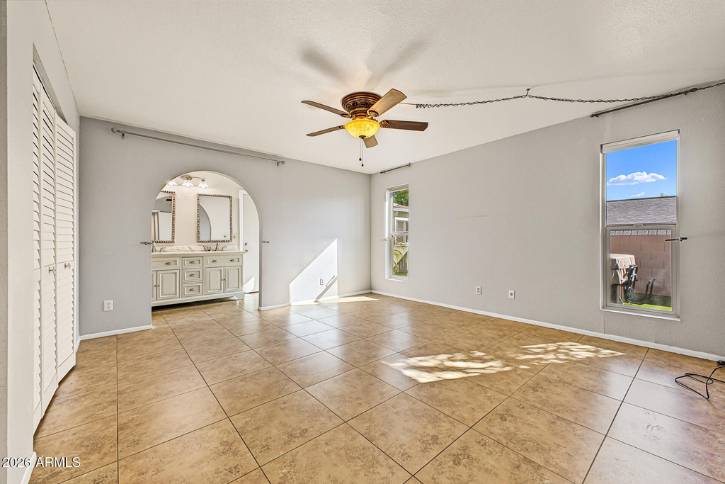 15037 N 8th Way - Photo 10