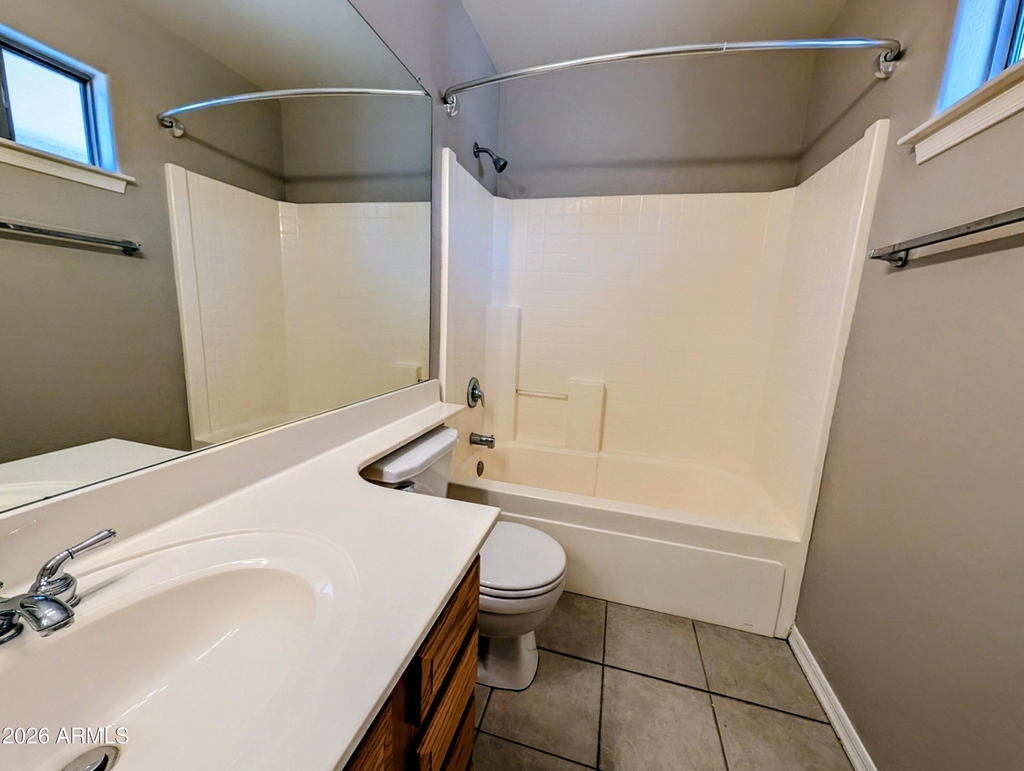 2536 E Mcarthur Drive - Photo 10
