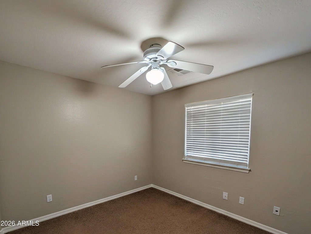 2536 E Mcarthur Drive - Photo 16