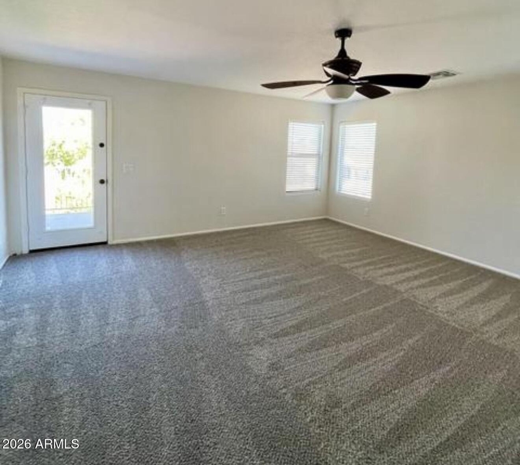 722 E Saddle Way - Photo 4