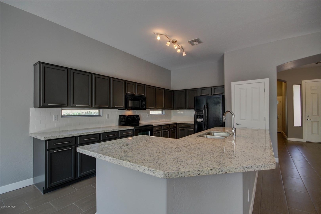 4027 E Marshall Avenue - Photo 11