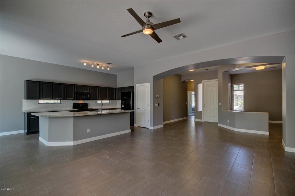 4027 E Marshall Avenue - Photo 1