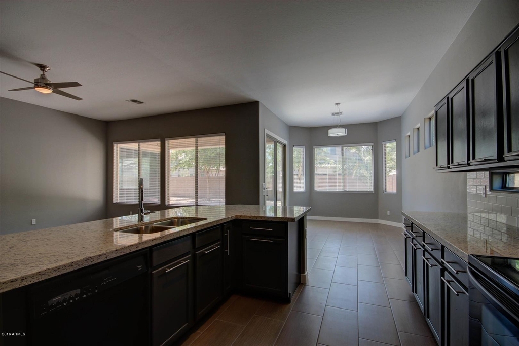 4027 E Marshall Avenue - Photo 13