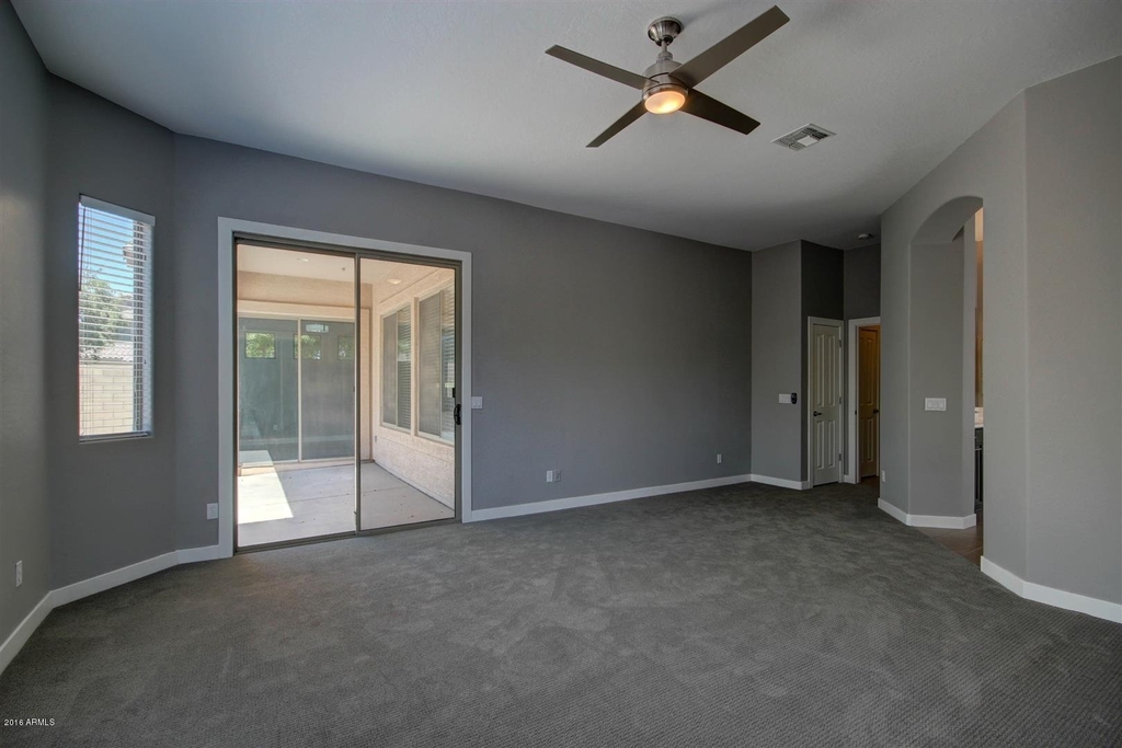 4027 E Marshall Avenue - Photo 2