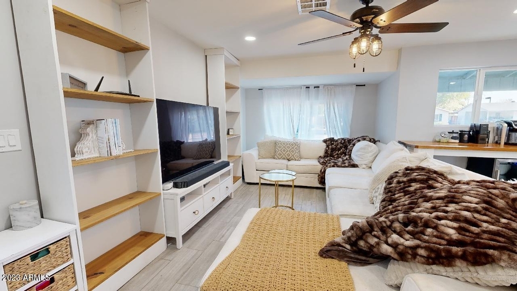 5426 S College Avenue - Photo 8