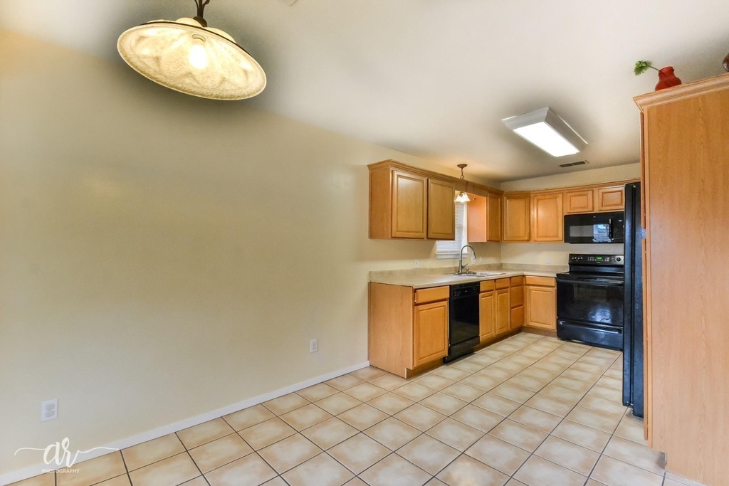 2733 Melissa Lane - Photo 6