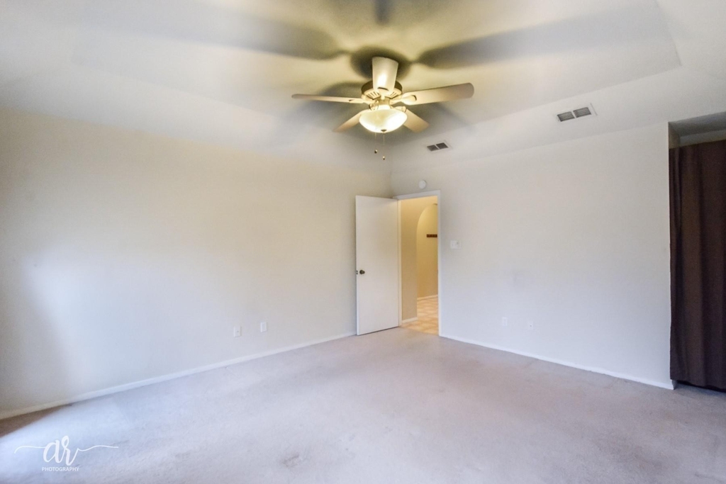 2733 Melissa Lane - Photo 32
