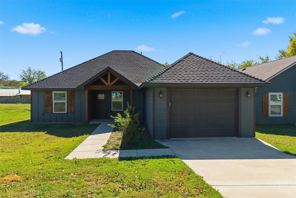612 W Coffin Street - Photo 0