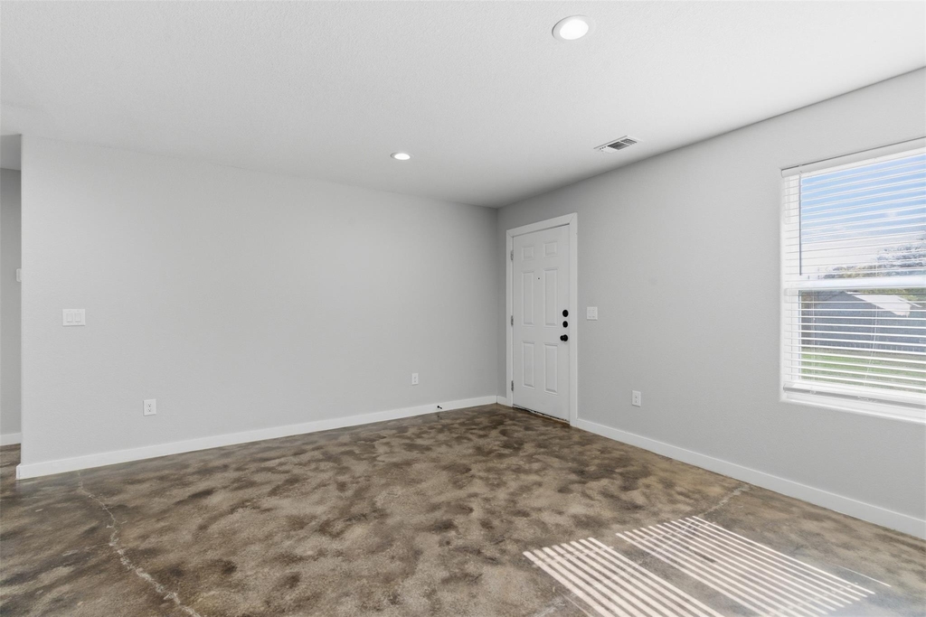 612 W Coffin Street - Photo 13