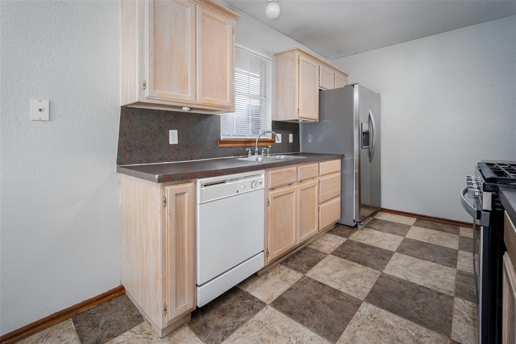 424 Crest Place - Photo 4