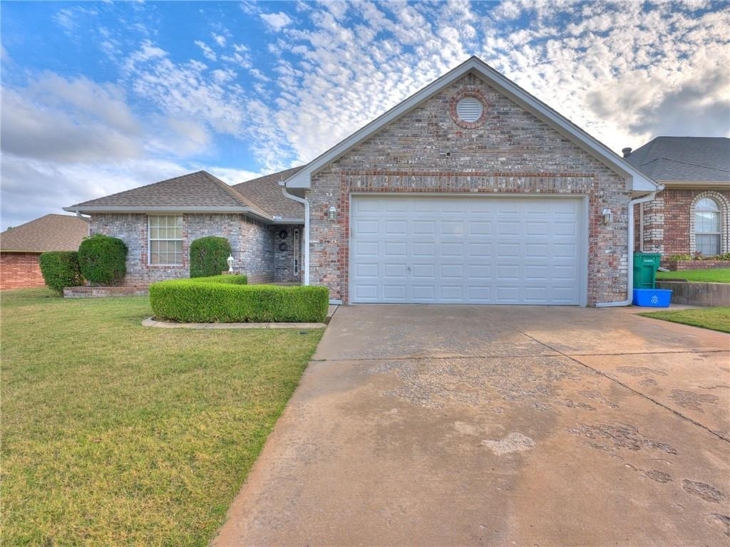1004 Sw 127th Place - Photo 1