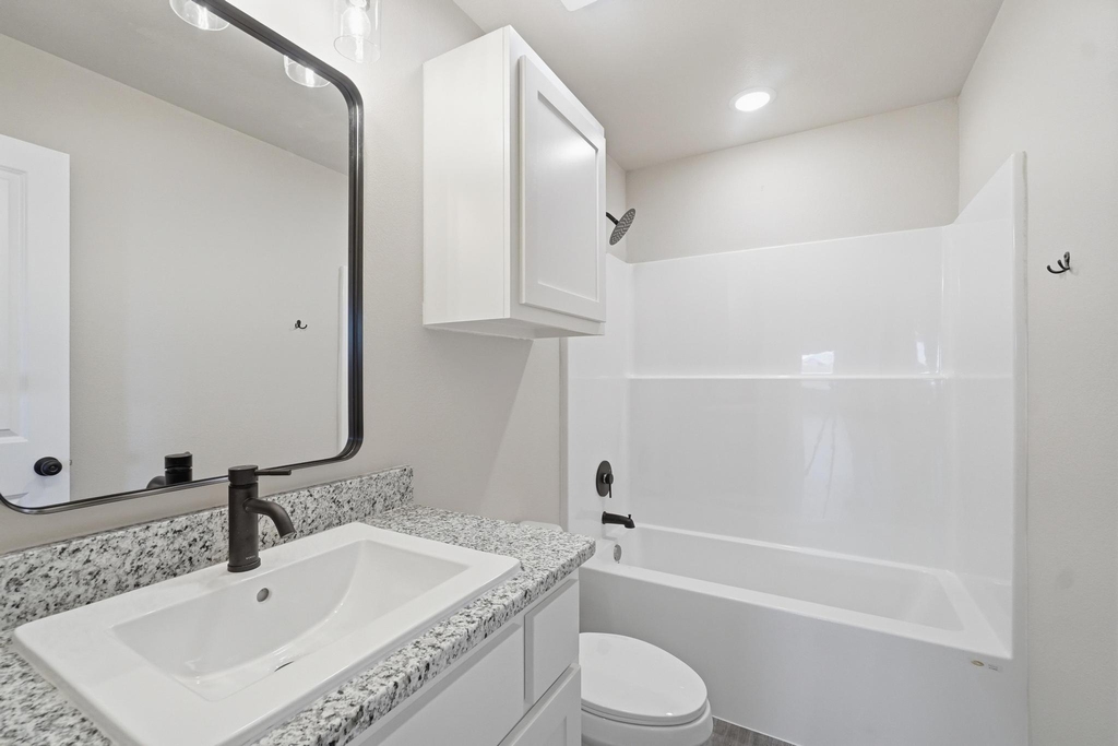 426 Elmont Street - Photo 11