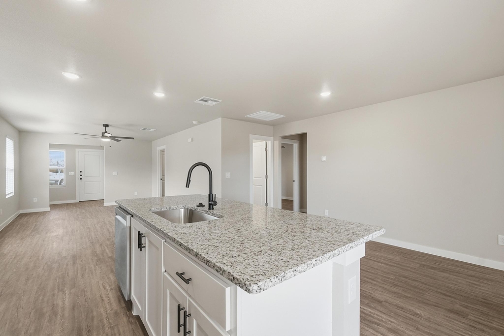 426 Elmont Street - Photo 8