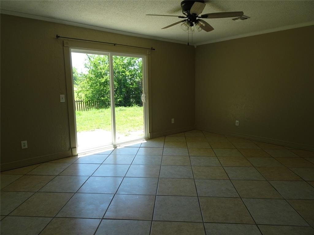 600 Oak Creek Drive - Photo 3