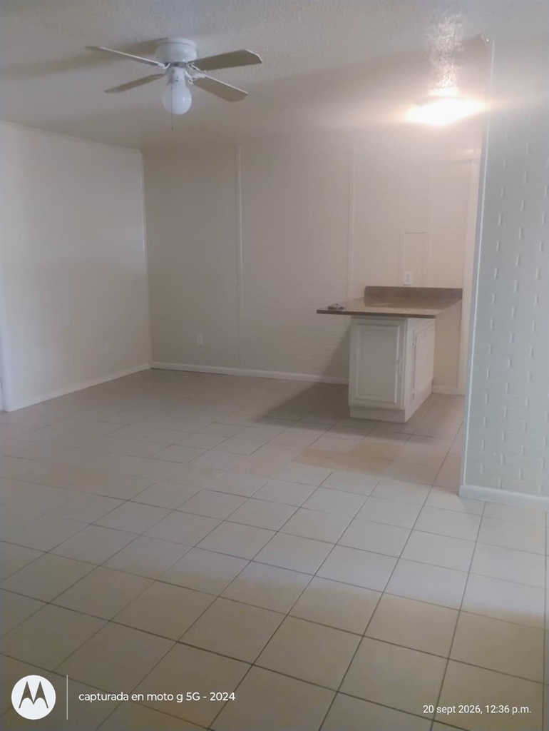 1426 Shorecrest Drive - Photo 2