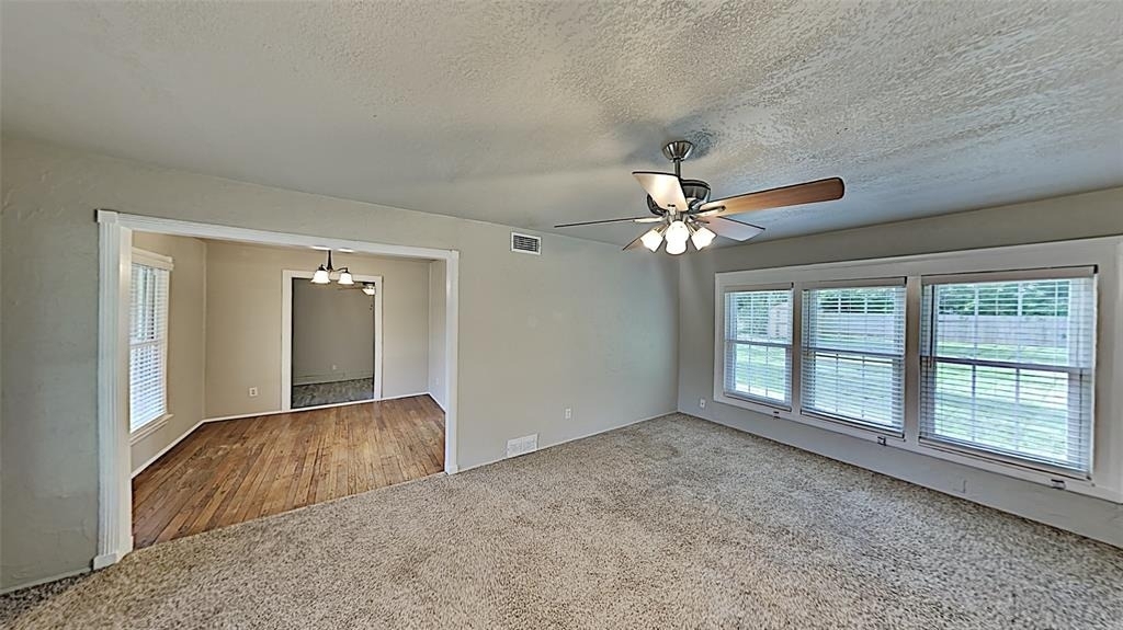 2817 Clermont Place - Photo 3