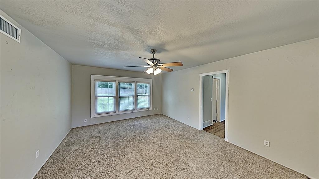 2817 Clermont Place - Photo 4