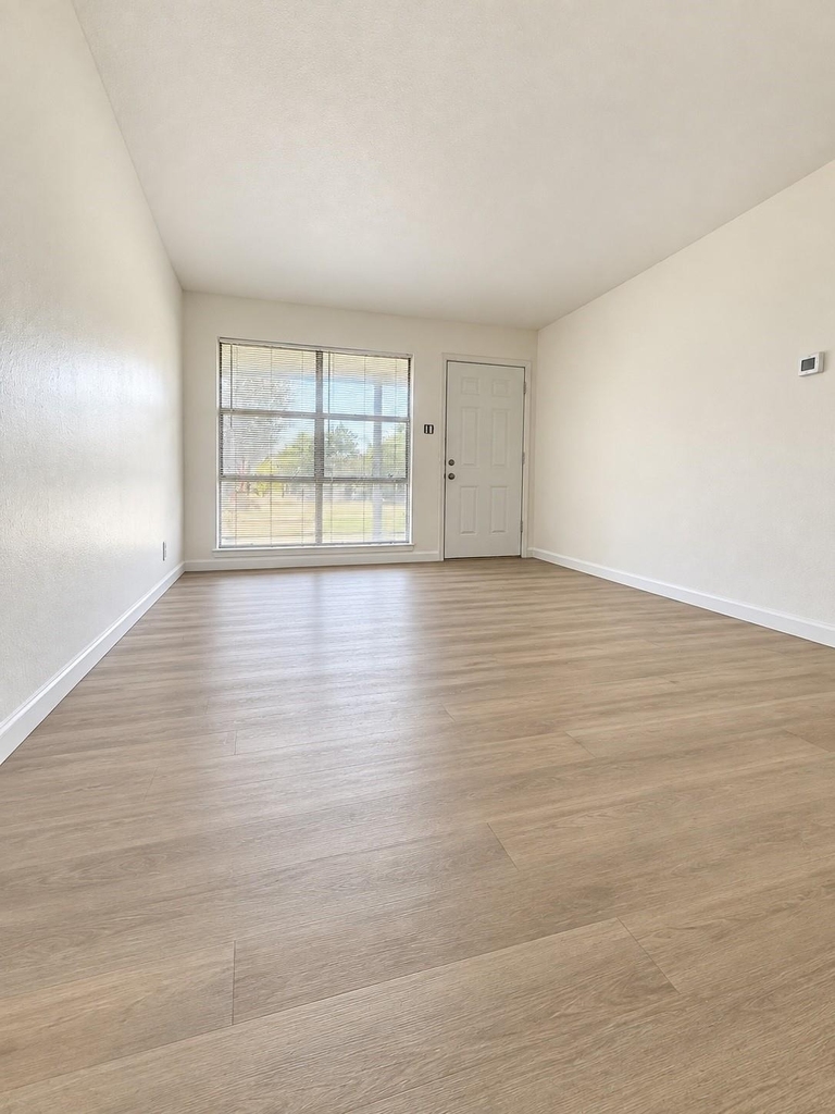 12145 Dandridge Drive - Photo 3