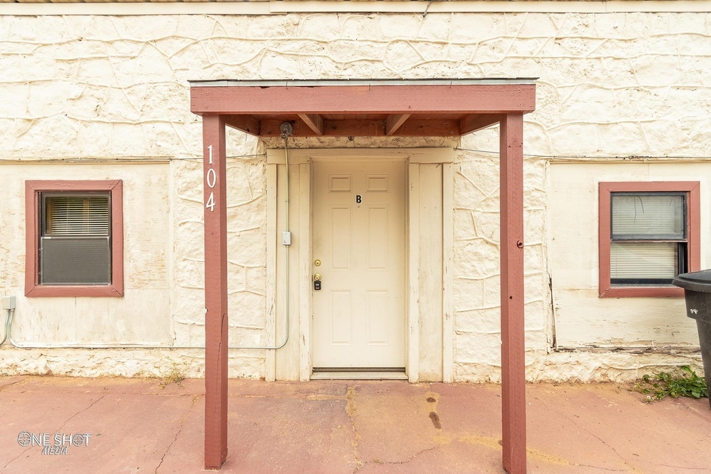 104 College Drive - Photo 1