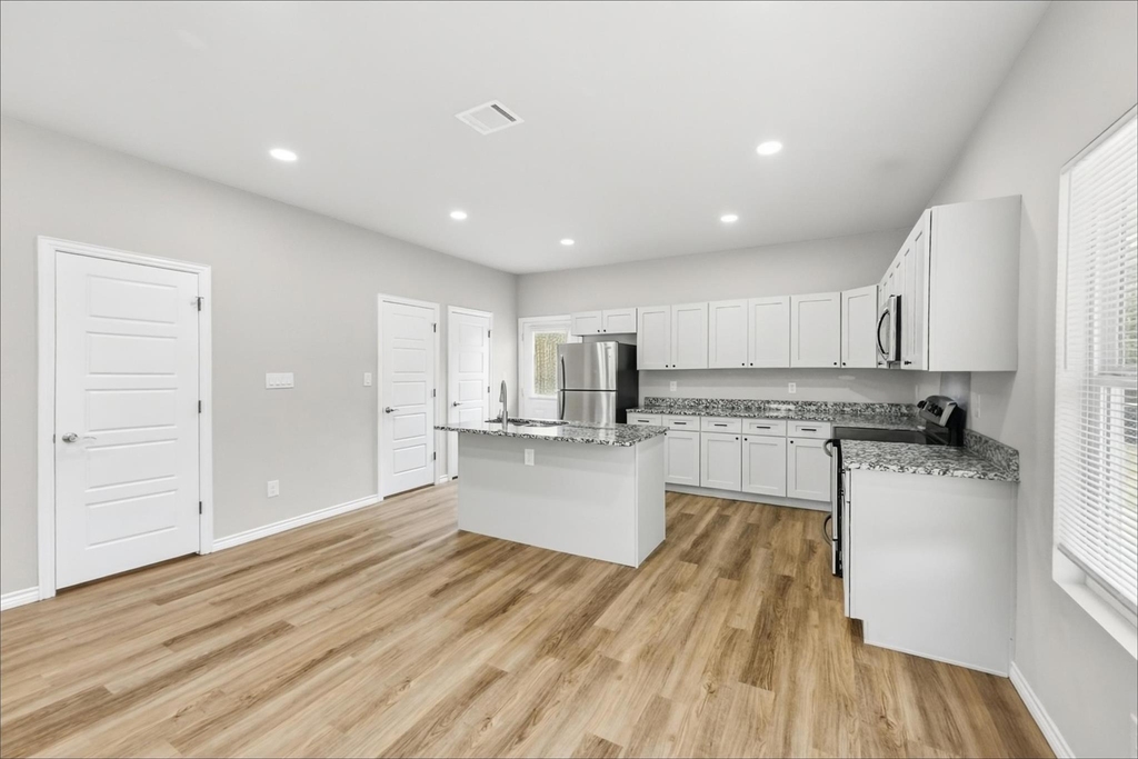 1309 Arizona Avenue - Photo 4