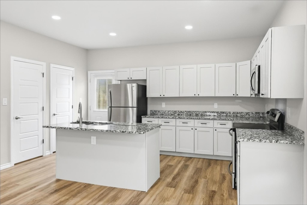 1309 Arizona Avenue - Photo 5
