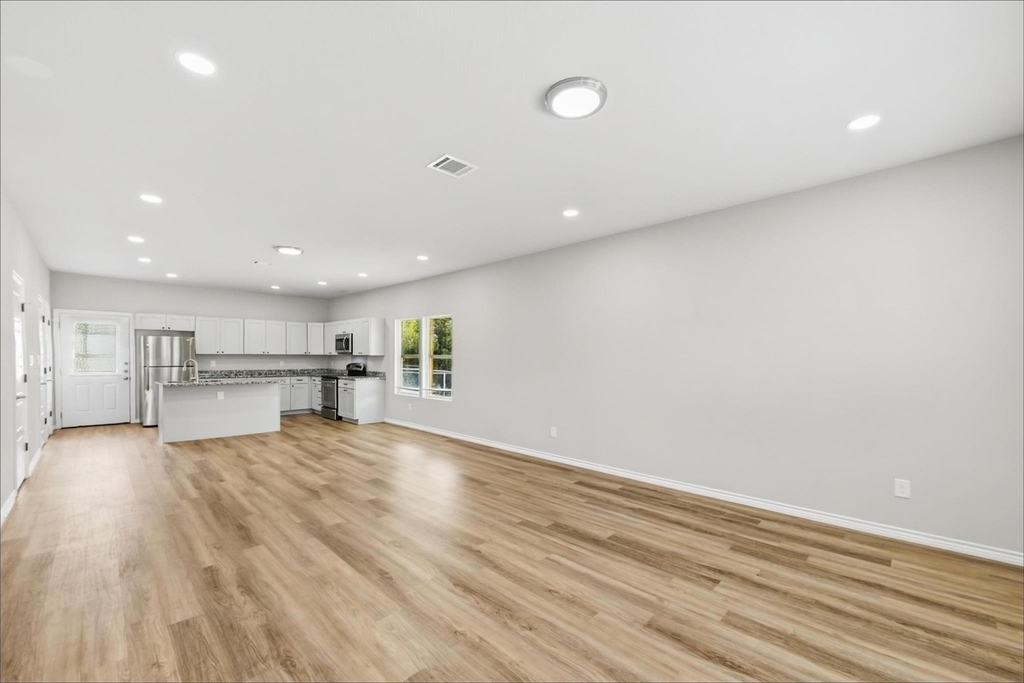 1309 Arizona Avenue - Photo 2