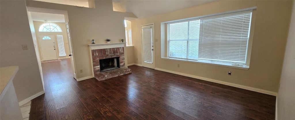 6941 Hickory Creek - Photo 10