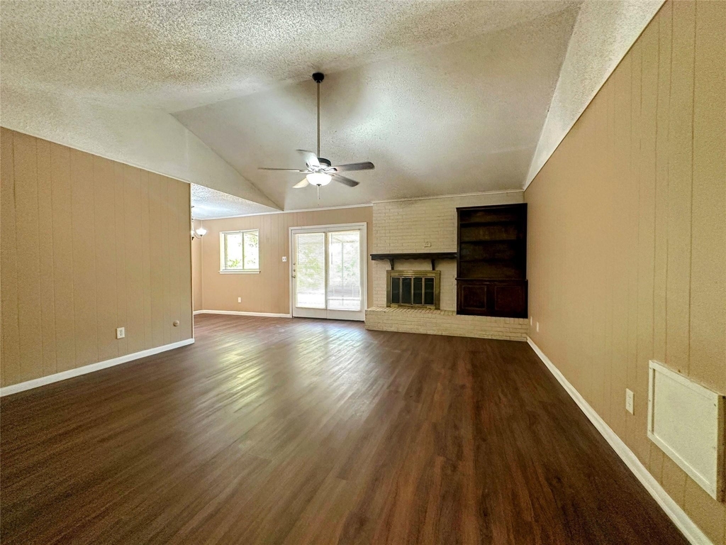 1204 Cordell Street - Photo 4