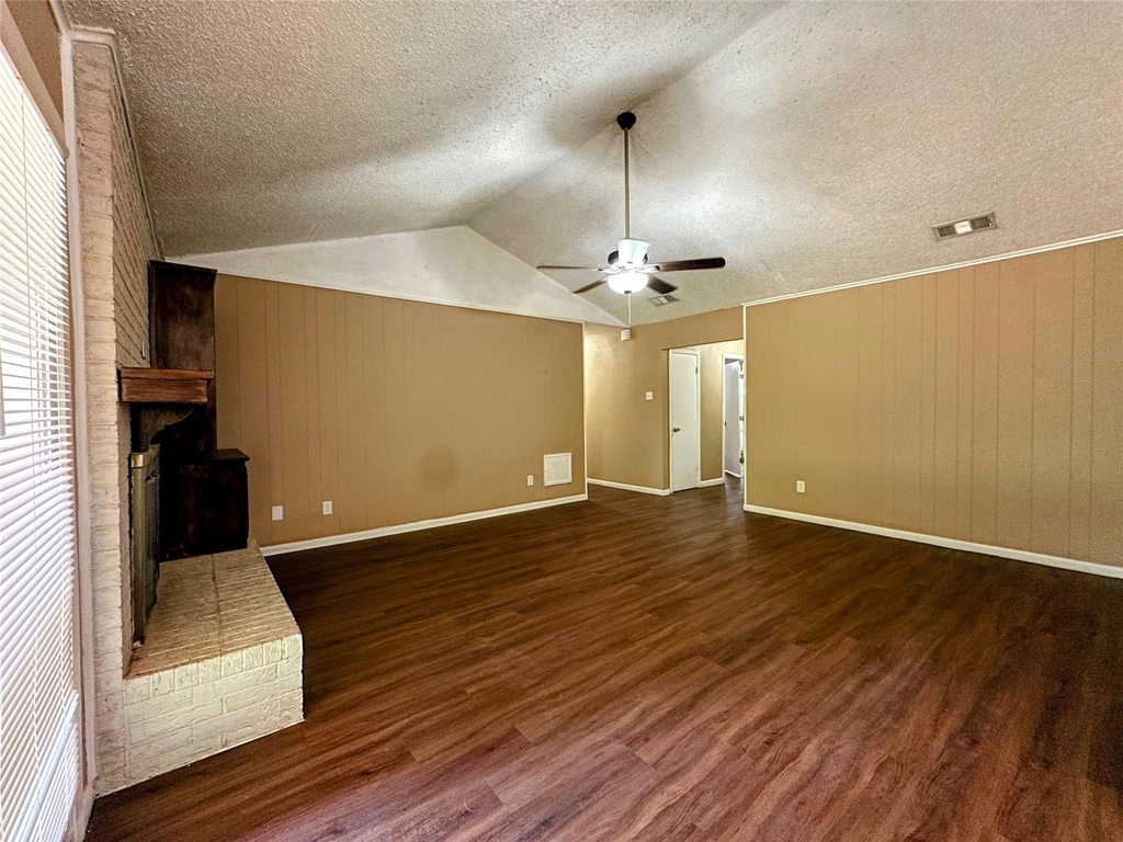 1204 Cordell Street - Photo 5