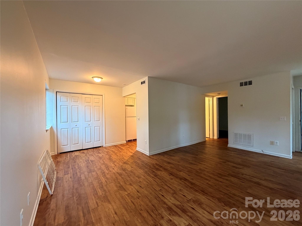 3147 Heathstead Place - Photo 7