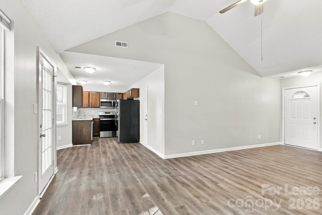 2639 Daffodil Drive - Photo 4