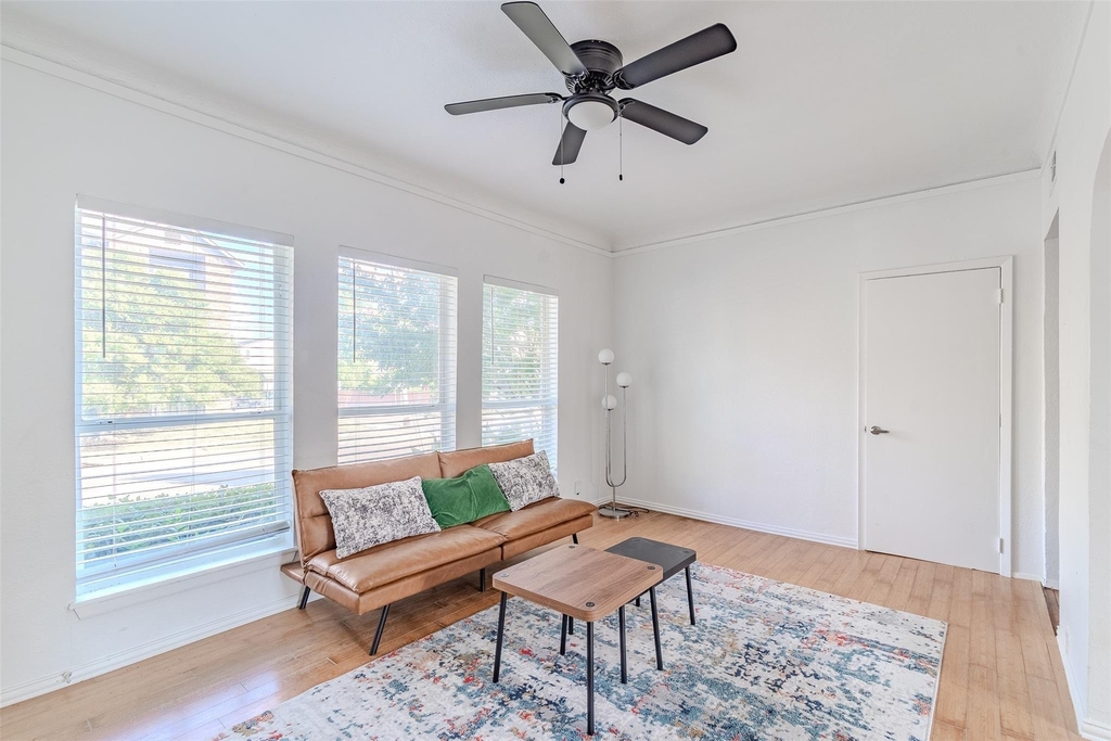 5305 Reiger Avenue - Photo 2