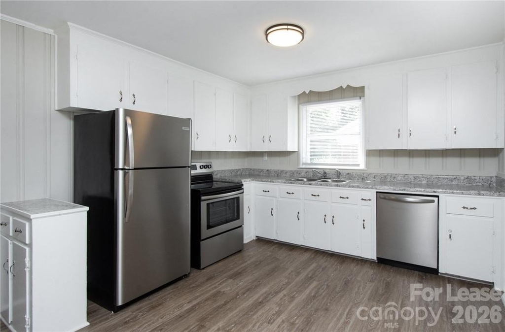 2517 Heywood Avenue - Photo 4