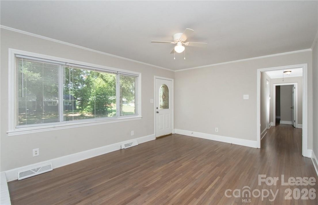 2517 Heywood Avenue - Photo 3