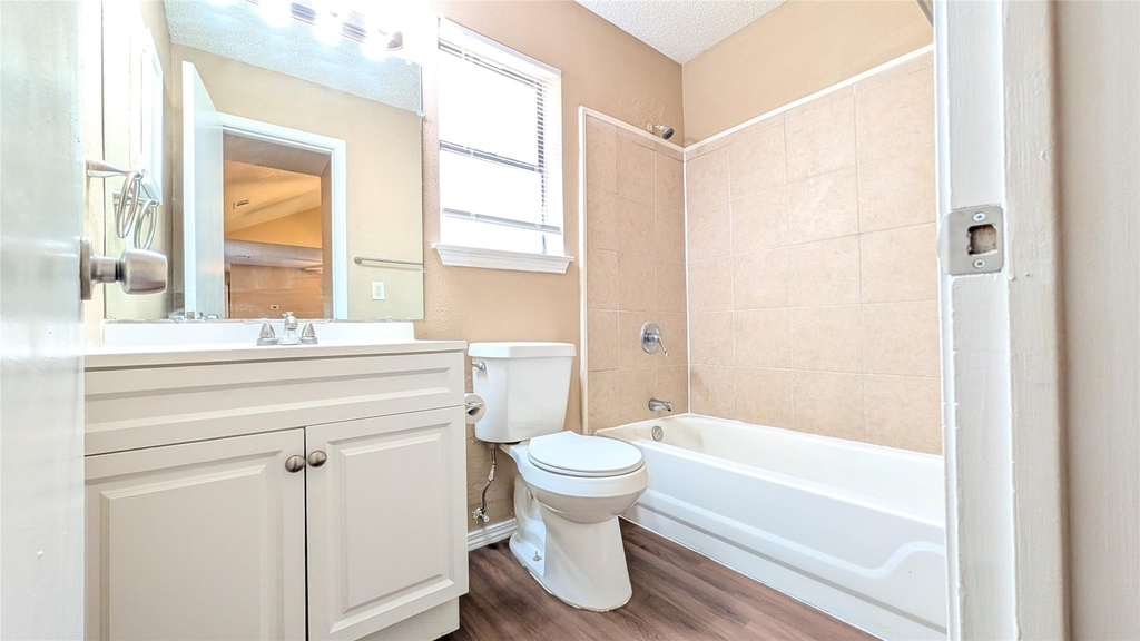 1911 Mack Place - Photo 12