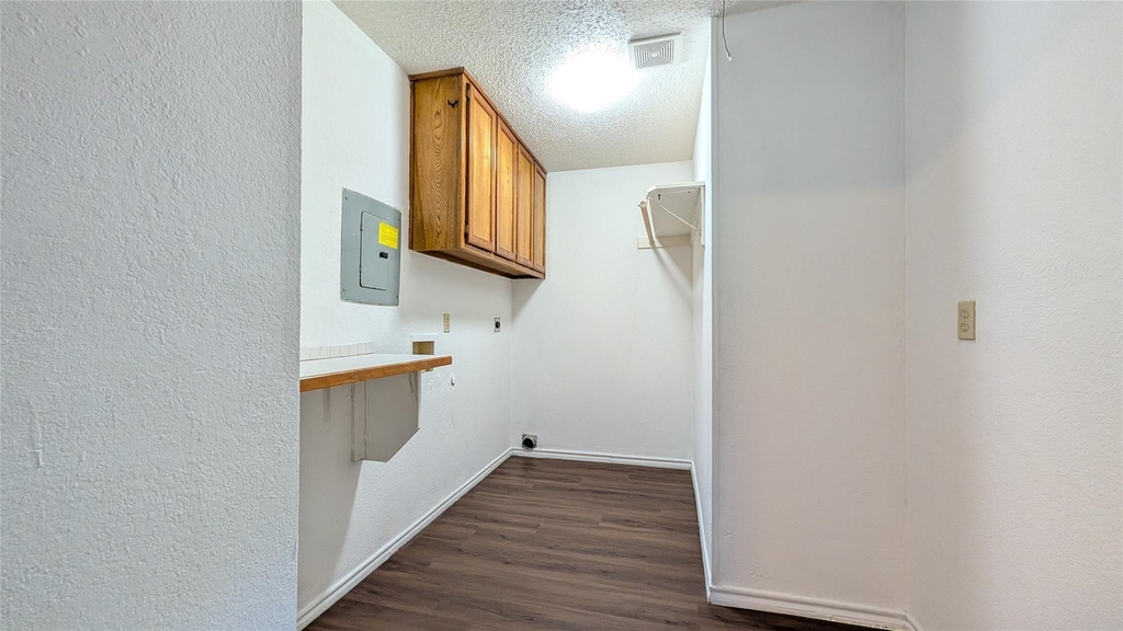 1911 Mack Place - Photo 4
