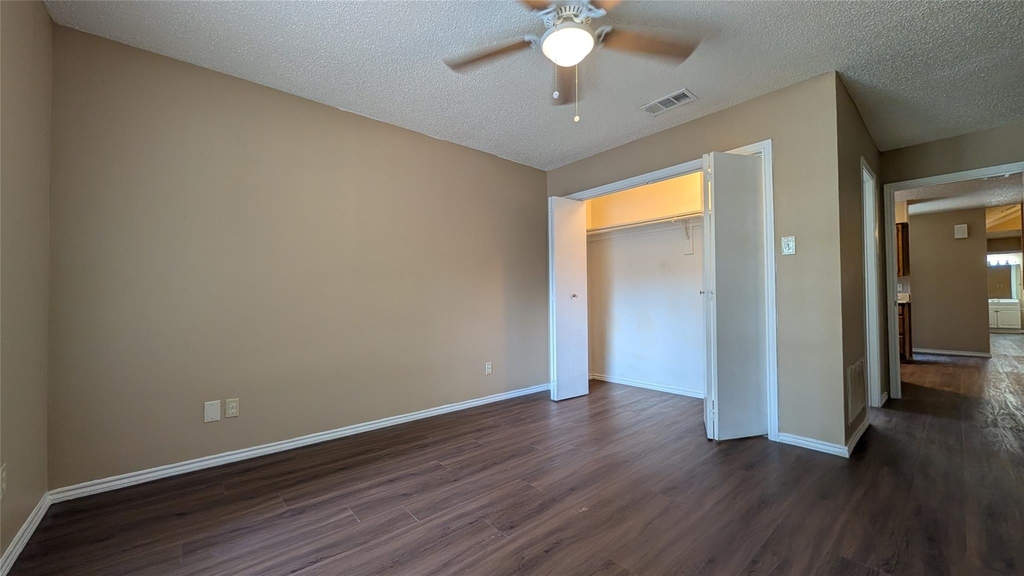 1911 Mack Place - Photo 6