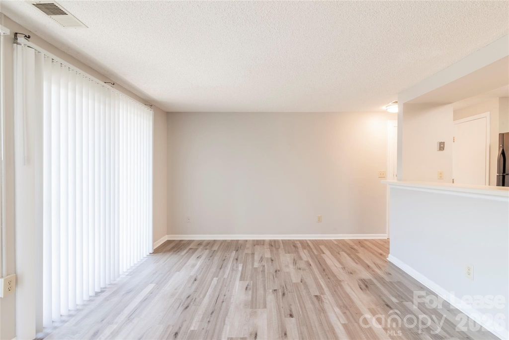 1624 Arlyn Circle - Photo 4