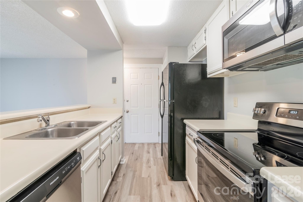 1624 Arlyn Circle - Photo 7