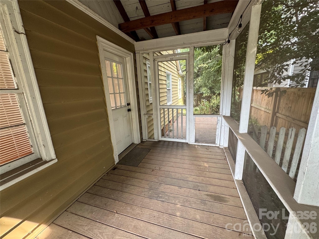 2213 Chesterfield Avenue - Photo 11