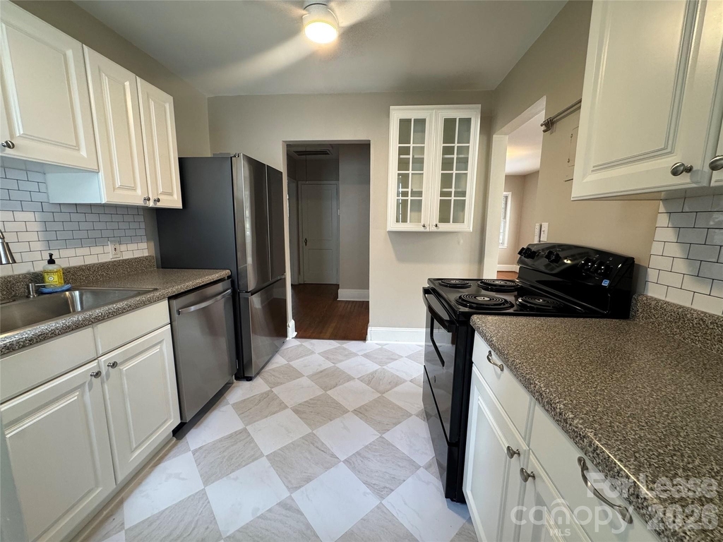 2213 Chesterfield Avenue - Photo 5