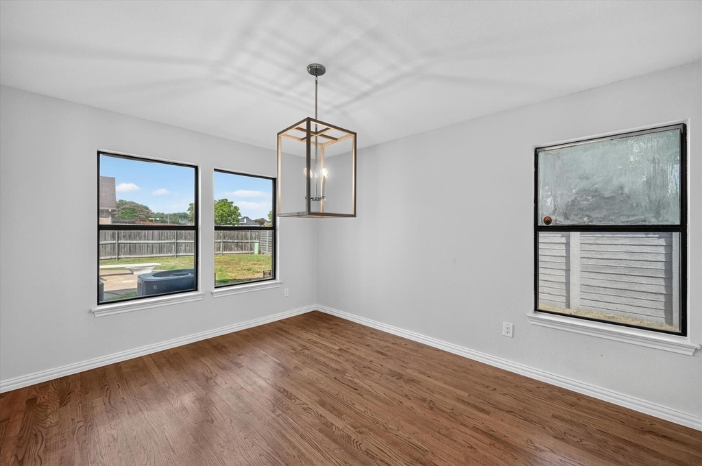 4301 Hudson Avenue - Photo 10