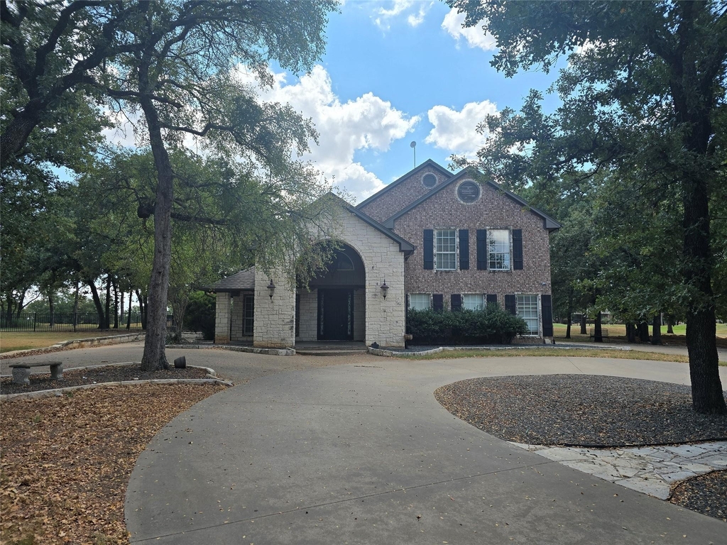 437 Sugar Tree Drive - Photo 0