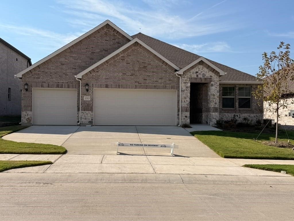 1313 Winters Way - Photo 0