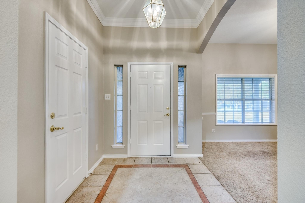 1913 Piney Creek Boulevard - Photo 2