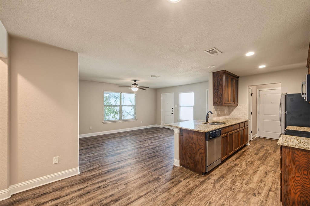 3216 Cherry Lane - Photo 6