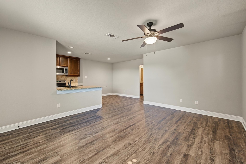 3216 Cherry Lane - Photo 3