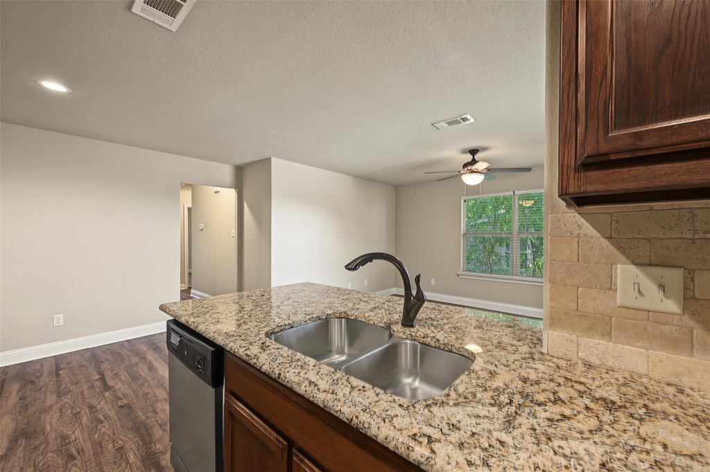 3216 Cherry Lane - Photo 9