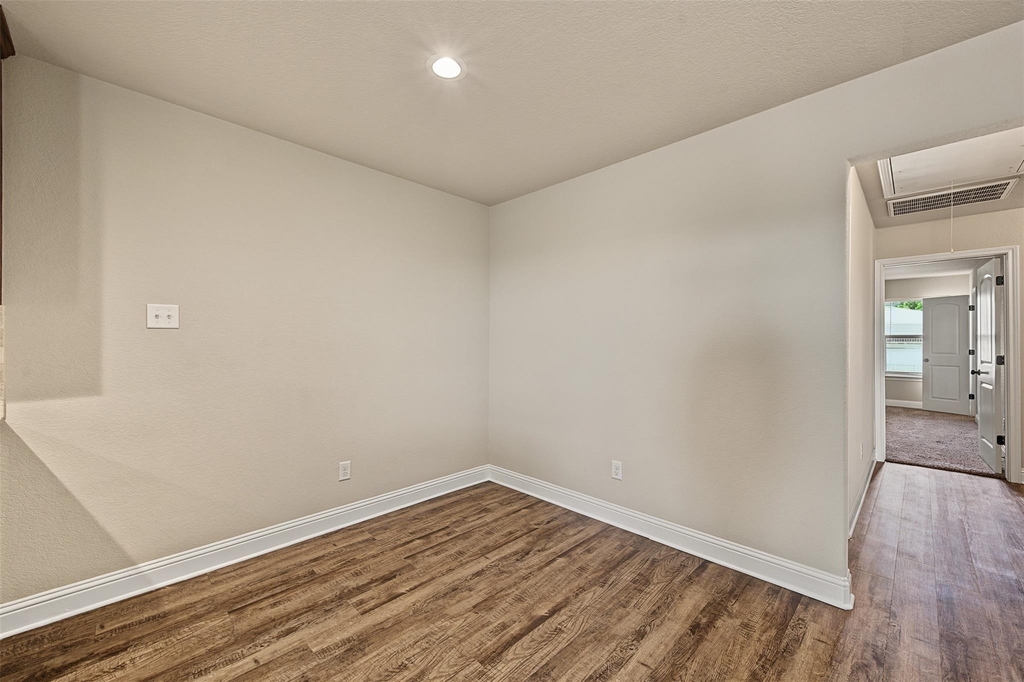 3216 Cherry Lane - Photo 5