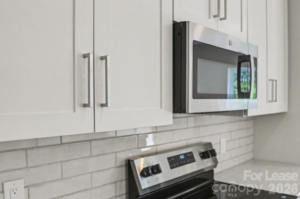 562 W Wilson Avenue - Photo 17